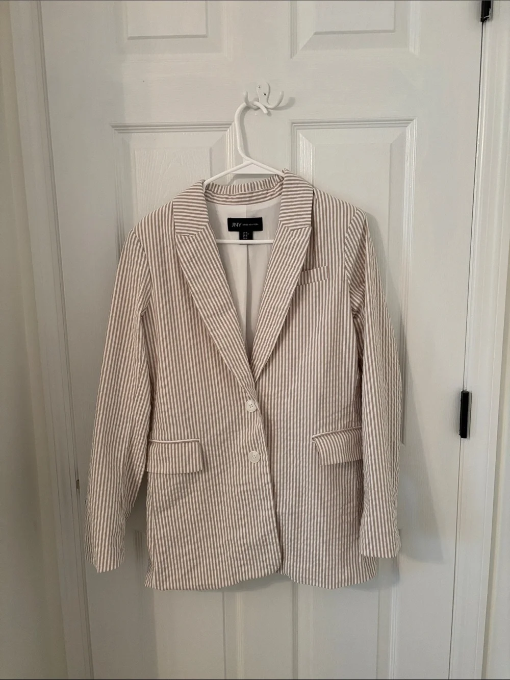 Jones New York Beige and White Striped Seersucker Blazer